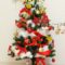 飾り付けを完成したクリスマスツリー